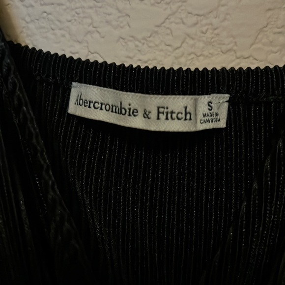 Abercrombie & Fitch black tank with cinched tie-waist - Picture 3 of 5